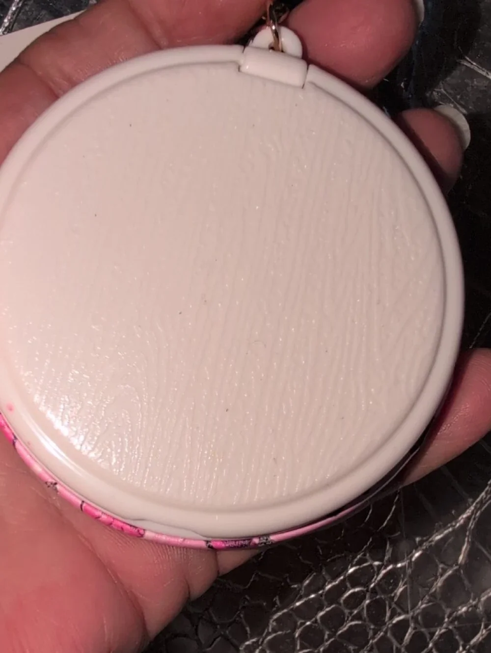 Pink Lipstick Pattern Compact Mirror Keychain - Picture 3 of 6